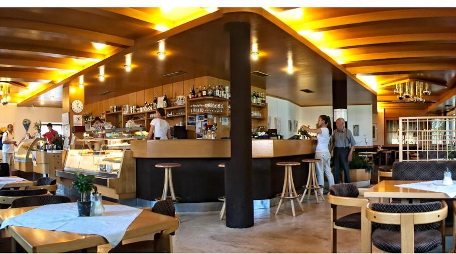 淘恩布鲁恩公寓式酒店 帕尔奇内斯 外观 照片